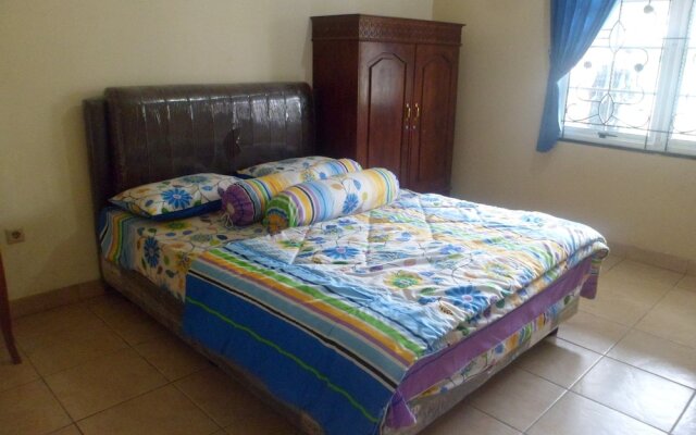 Villa Kota Bunga Violet