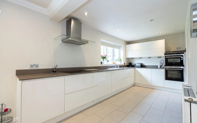 Modern Family Home In South Manchester/Stockport