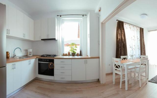 Solomon Apartments ap 1