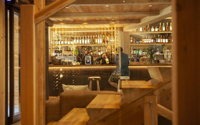 Charmant Petit Hotel