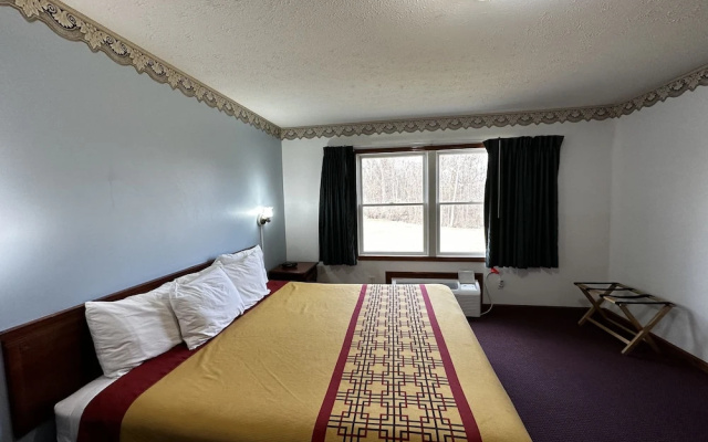 Attica Inn