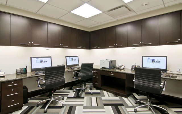 Hampton Inn & Suites Bellevue Downtown-Seattle