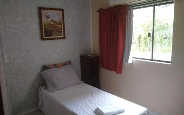 Hostel Dina & Suítes