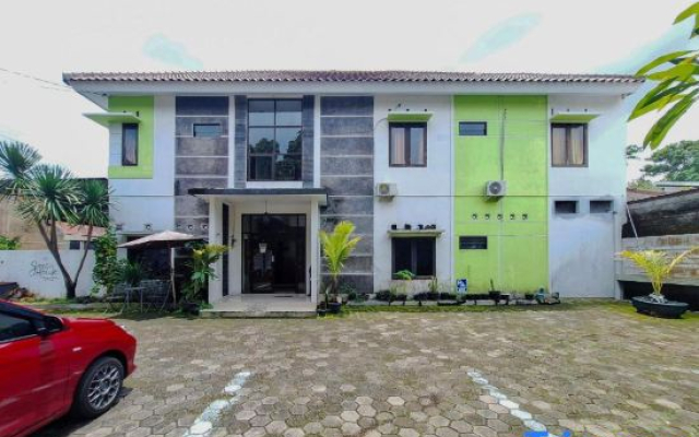 RedDoorz Syariah at Greenhouse Tegalwaras Palagan