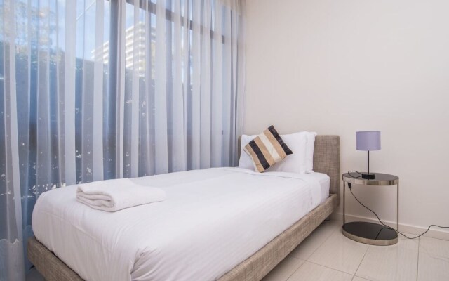 Spacious And Cozy Zetland Apartment