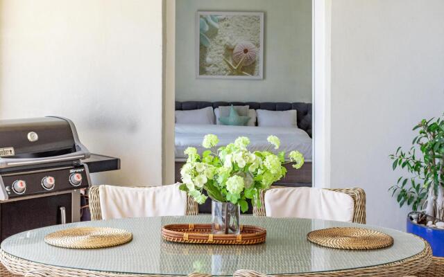 LAP- 3 bed apartment on the beach. Families only