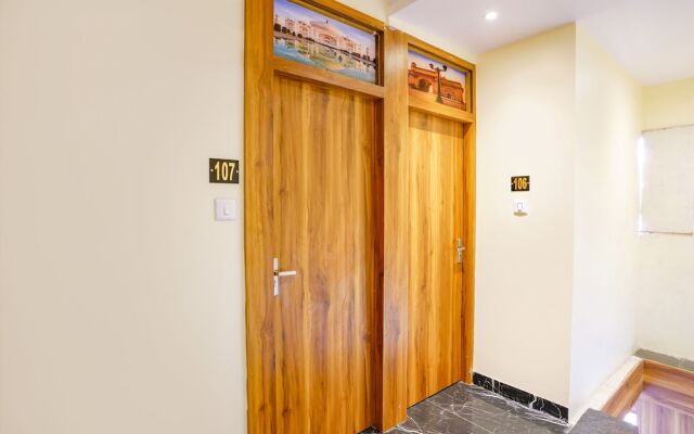 FabExpress Emirates Suits