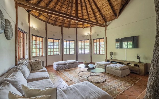 MILIMA Big 5 Safari Lodge