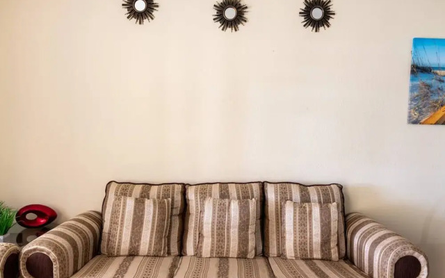 Apartment With Excellent In-town Location 1