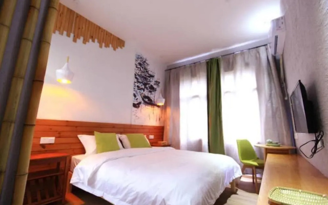 Bajie Youth Hostel National Forest Park