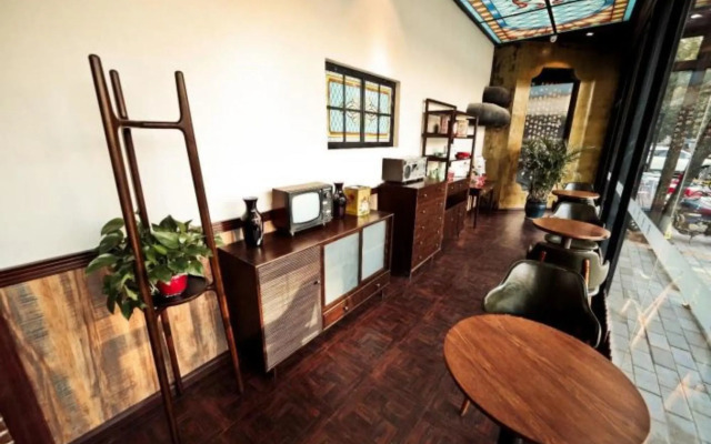 Nostalgia Hotel Near Beijing Panjiayuan Antique Market