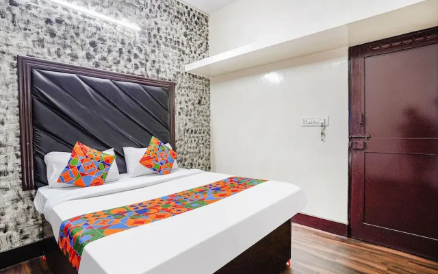 Pavithraa Deluxe Suites by OYO Rooms