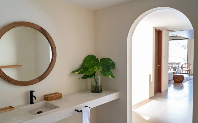 JadenHill CityView 8BR Villa Heated Pool+Movieroom