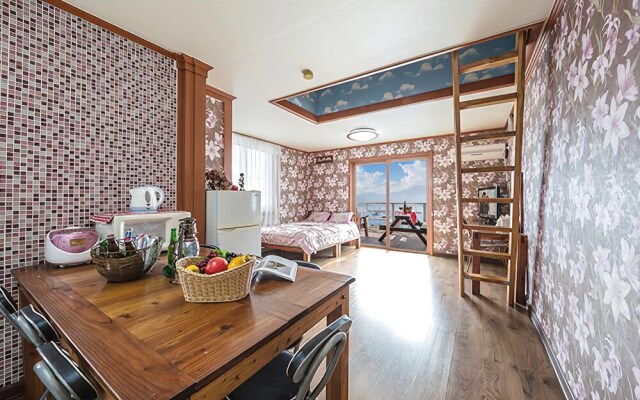 Geoje Beach Love Pension