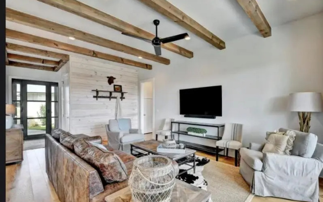 Riverbend Farmhouse #7