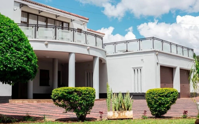 The Whitehouse Lodge