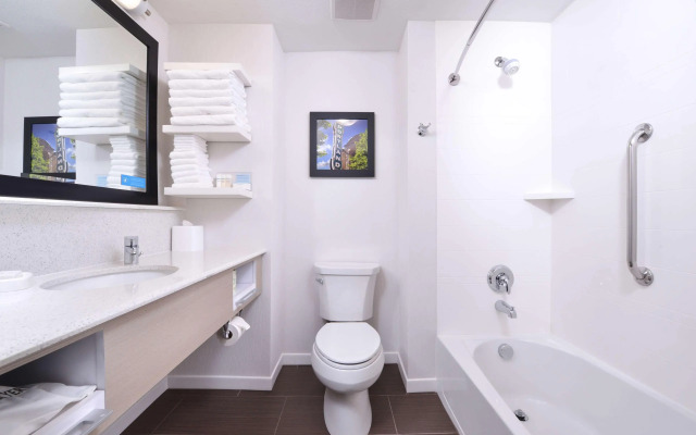 Hampton Inn Portland East