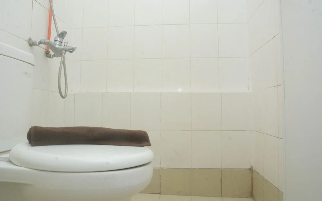 Cozy And Nice 1Br Bassura City Apartment