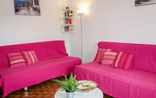 Provence Village 14477