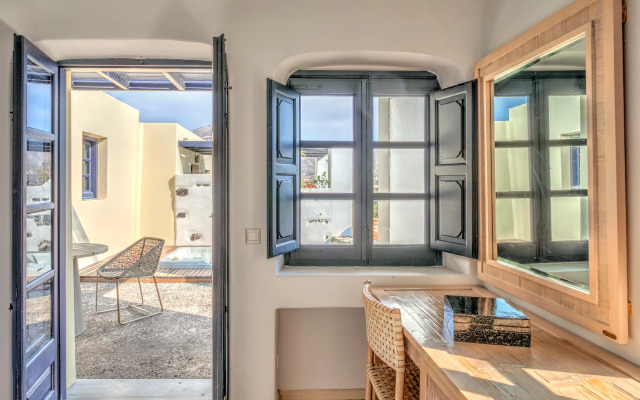 Vedema, a Luxury Collection Resort, Santorini