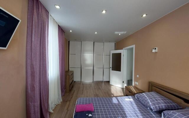 Апартаменты на Крылова 53/4