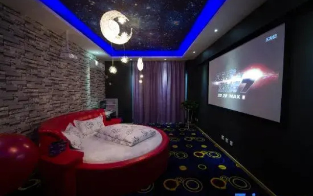 Enjoy Love 520 Movie E-sports Hotel (Jinan Olympic Sports Center)
