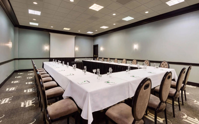 Holiday Inn Select North Dallas