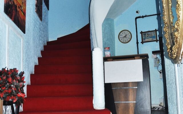 The Queen's Istanbul