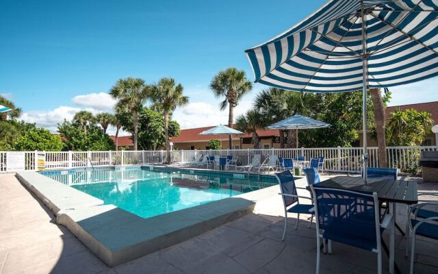 Island Sun Inn & Suites - Venice, Florida Historic Downtown & Beach Getaway