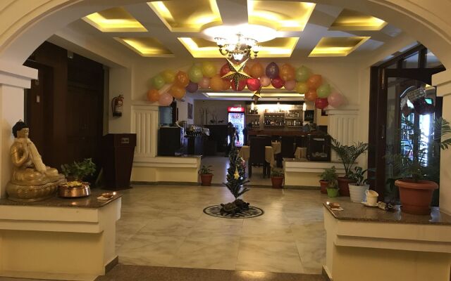 DOM Himalaya Hotel