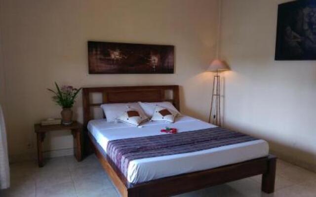 Adi House Homestay