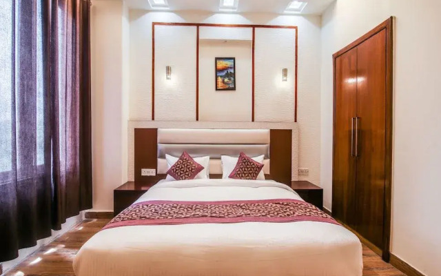 Hotel D.D.R Residency