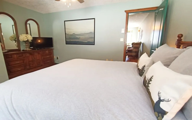 Golden Mountain View Suites