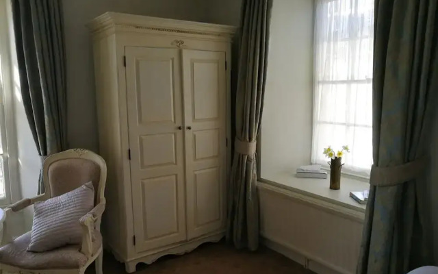 Feathers Hotel, Bar and Restaurant