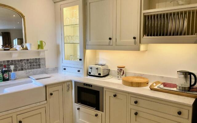 Lansdown Slope Townhouse - Elegant 5 Bedrooms near Assembly Rooms