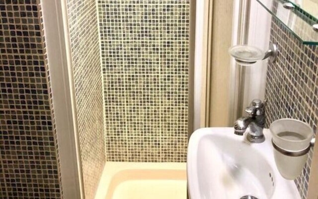 HFS Studio Next To Hydepark L12