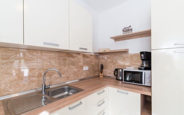 Beautiful Villa in Privlaka With Heated Swimming Pool