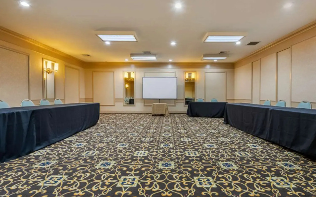 Clarion Hotel Conference Center New Cumberland