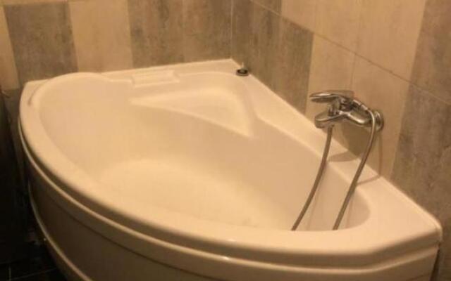 LUXURY APARTMENT III g