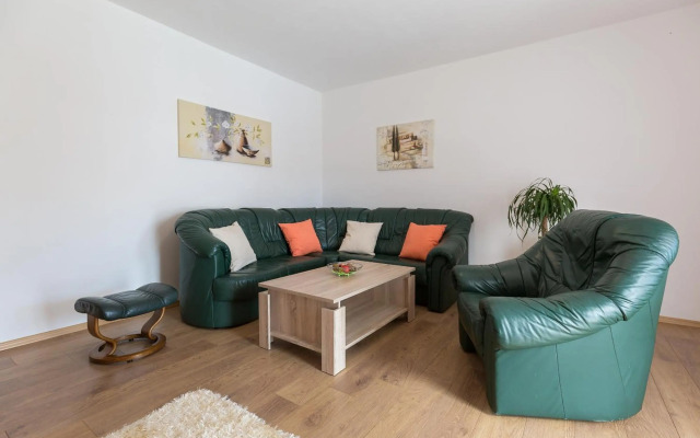 Apartment Twisting By The Private Pool