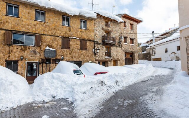 Delightful Apartment in Gudar With Fireplace