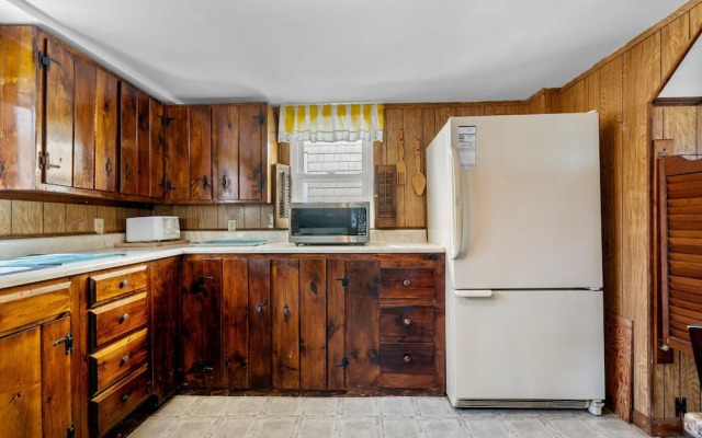 Beachfront Pet Friendly Sleeps 15 Bbq!