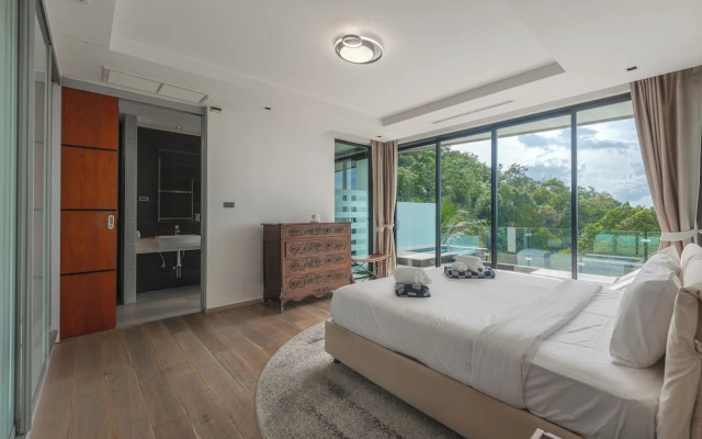 4BRHilltop Villa Pool Views Jacuzzi V203