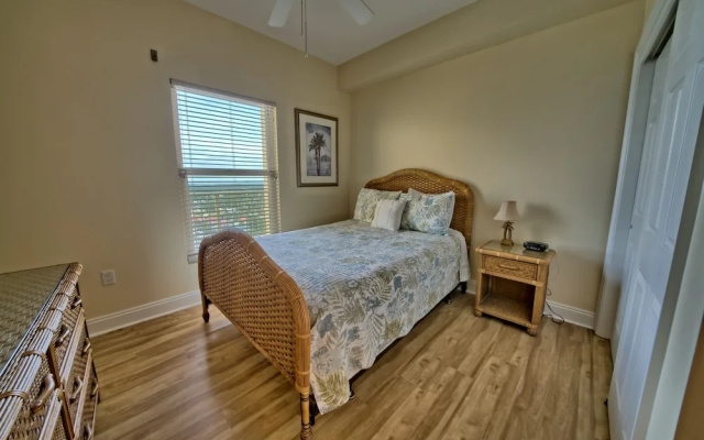 Luxurious Tropical Condo with Breathtaking Gulf View - Unit 2006 by RedAwning