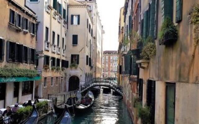 Venice Suite Apartment