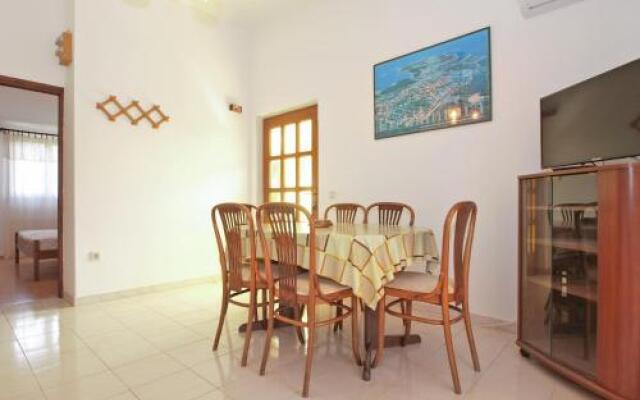 Apartments Luciano 1728