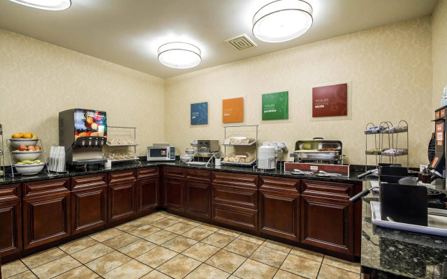 Comfort Suites Appleton Airport