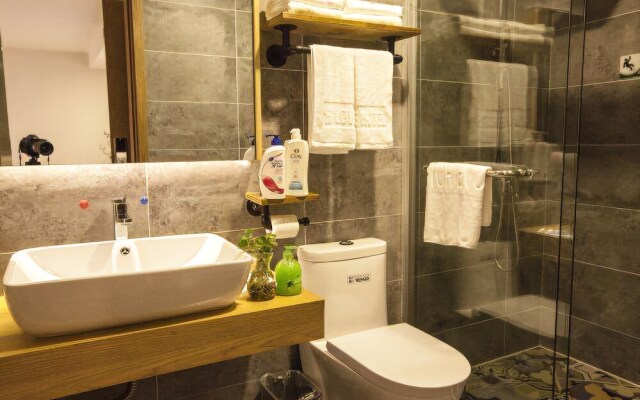 Yue Love Hotel