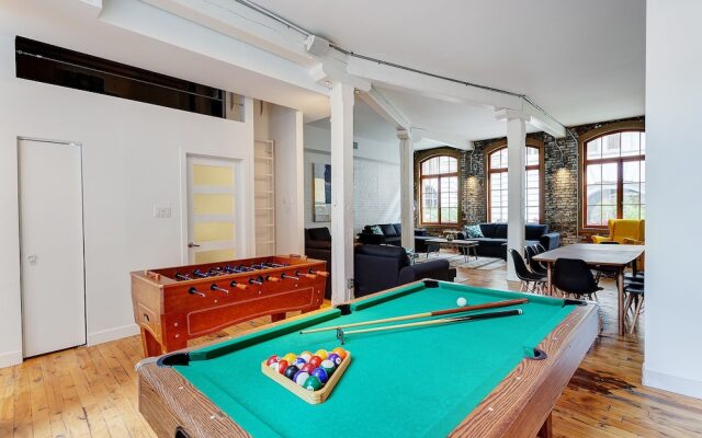 Bachelor Pad by Hometrotting