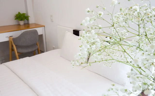 Hostie Saigon Wanderlust Home